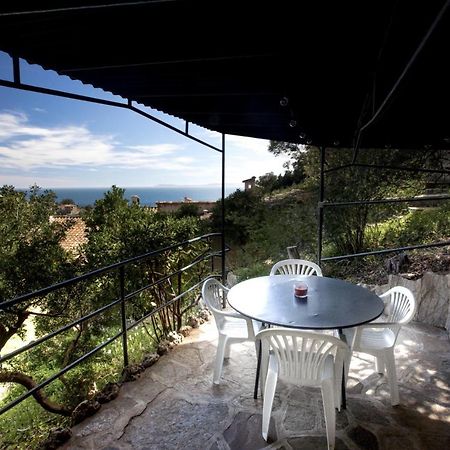 Petite Maison De Vacance Vue Mer Le Lavandou Dış mekan fotoğraf